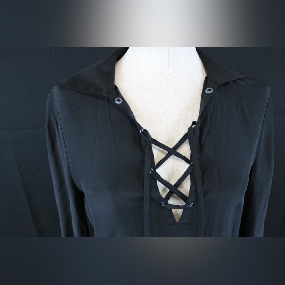 Frame Lace-up Blouse - Picture 3 of 6